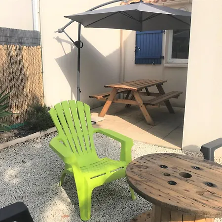 Charmante Maisonnette A Longeville-sur-mer, Proche Plage, 2 Ch, Terrasse, Parking, Velos Bienvenus - Fr-1-22-311 Longeville-sur-Mer